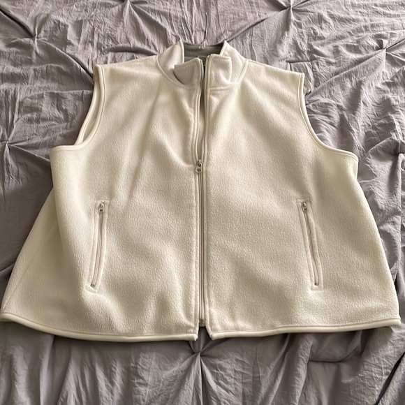 Charter Club XL Fleece Vest - White with Gray around inside collar - Picture 5 of 11